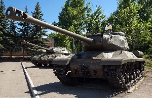 Экспозиция танков в паке Победы