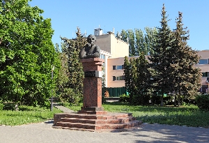 Памятник Евгению Лебедеву