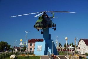 Памятник вертолет Ми-8Т