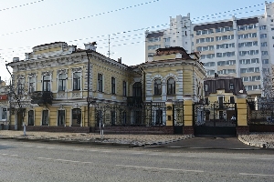 Особняк М.И.Сибриной с оградой и воротами