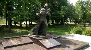 Памятник пожарному