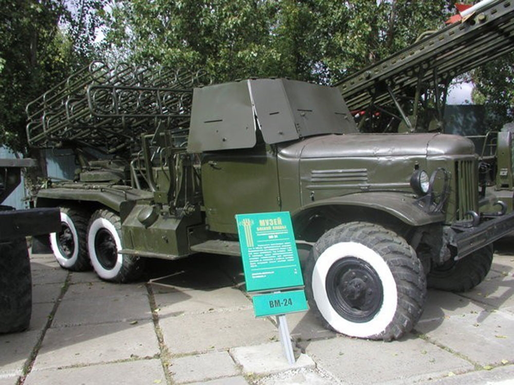 Боевая машина реактивной артиллерии БМ-24 