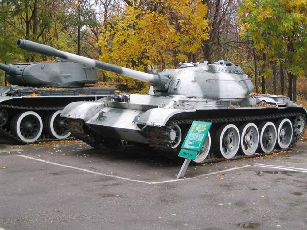 Средний танк Т-54 