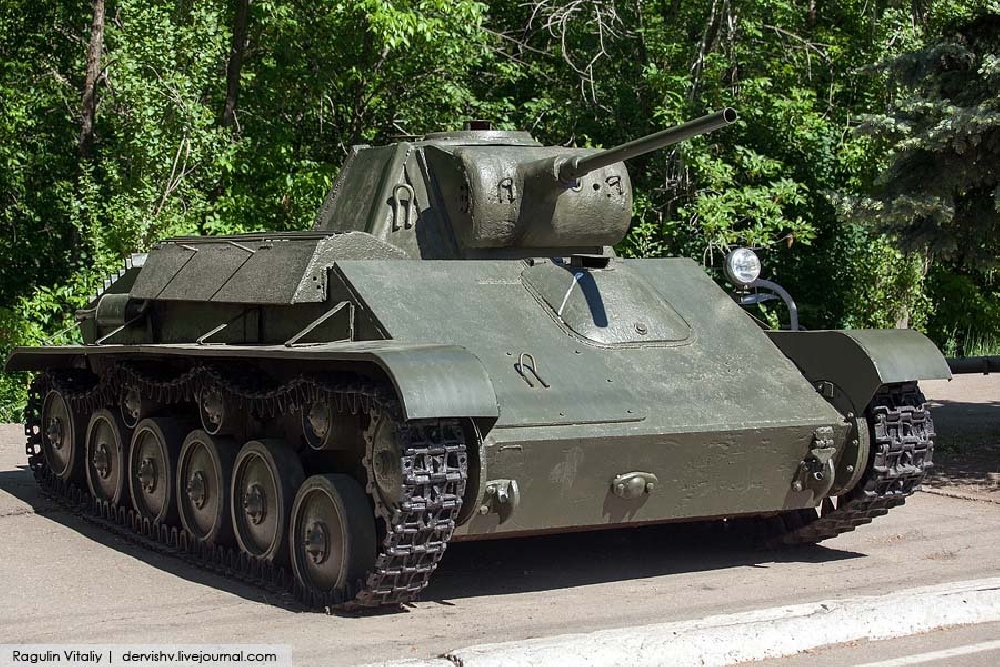 Легкий танк Т-70. Макет