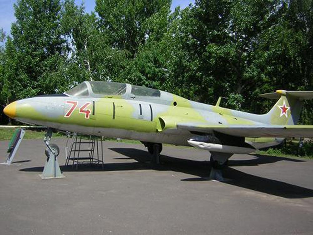 Учебно-тренировочный самолет Л-29 «Дельфин»