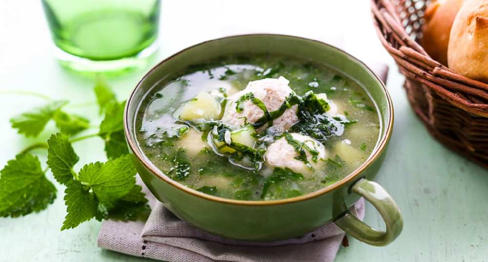 Зеленый суп с крапивой. 