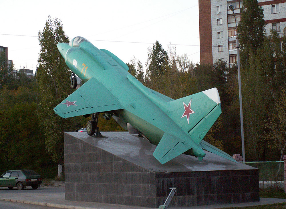 Палубный истребитель Як-38