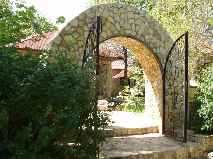 Армянское подворье «Хрчит» в Национальной деревне
