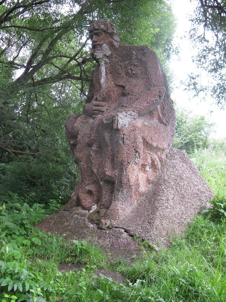Исток реки Хопёр и памятник Старик-Хопёр