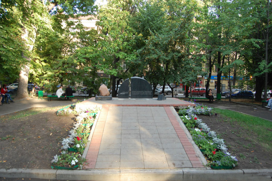 Памятник юнгам соловецкой школы юнг