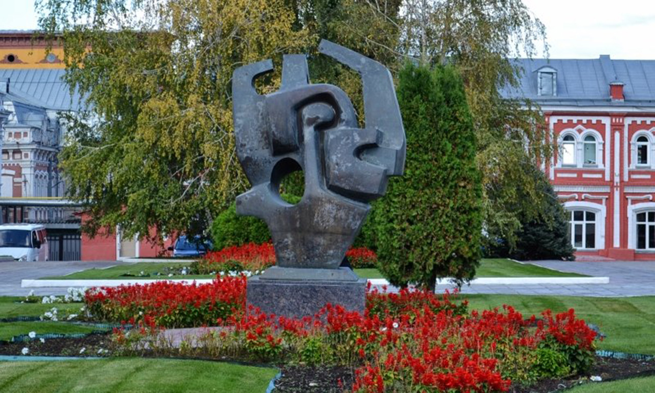 Скульптура «Сердце губернии»