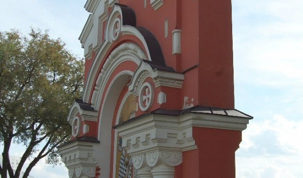 Арка святых врат Владимирской Никольской церкви