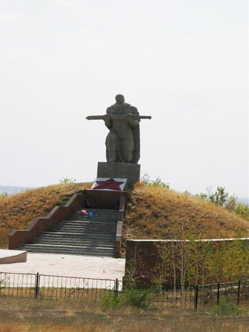 Памятник погибшим в Великой Отечественной войне г. Перелюб