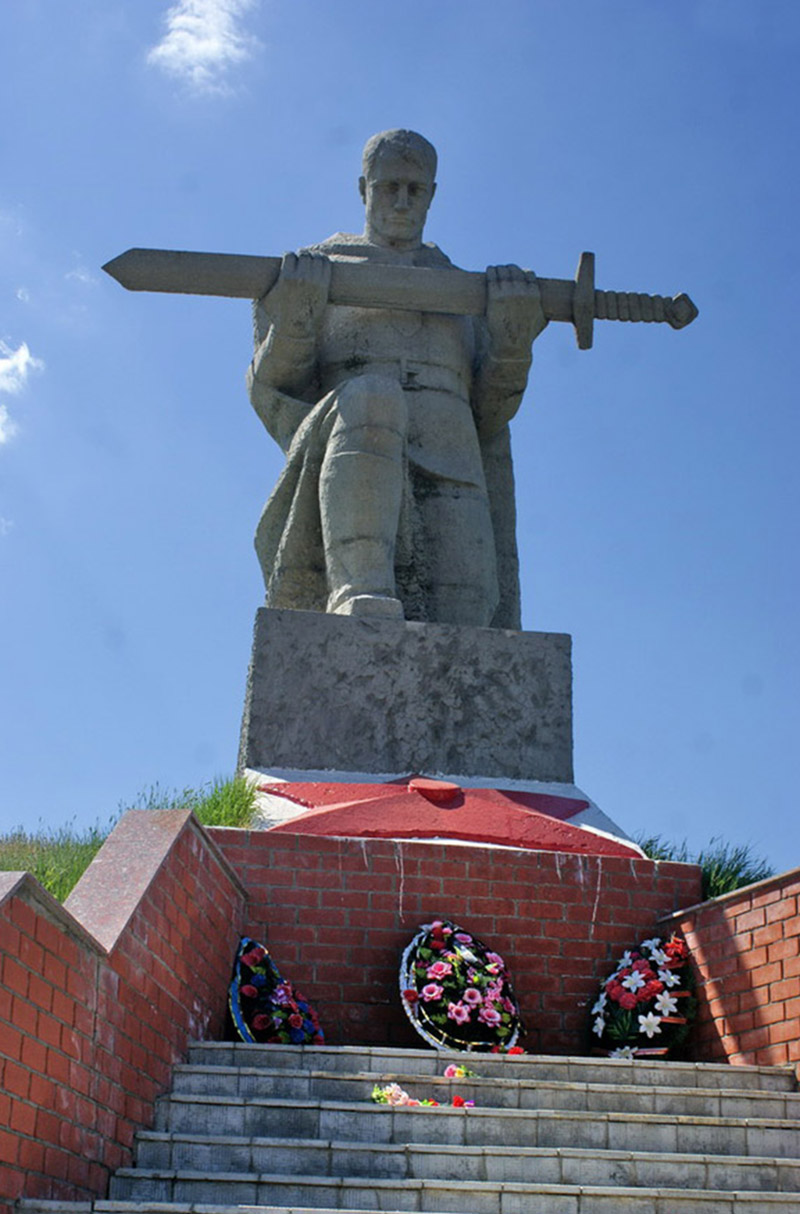 Памятник погибшим в Великой Отечественной войне г. Перелюб