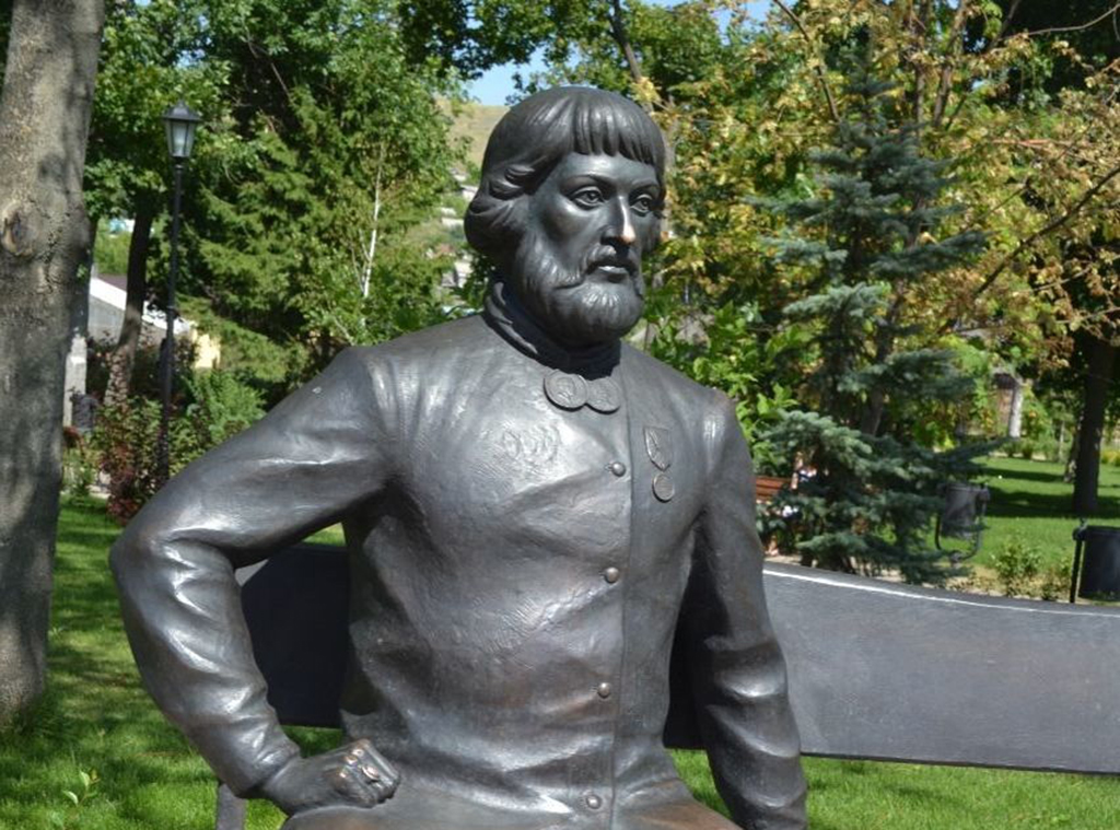 Памятник П.С. Сапожникову