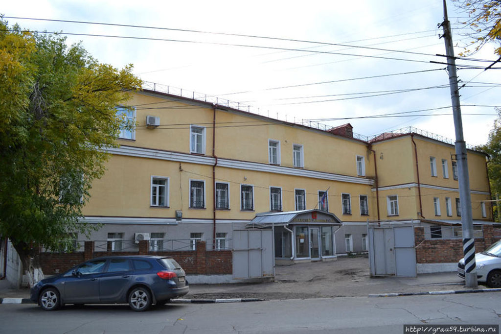 Здание гимназии, где преподавал Н.Г. Чернышевский