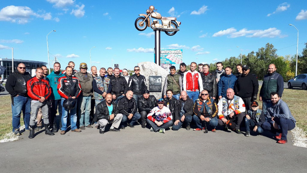 Мемориал "Мотоциклист, не вернувшийся домой"