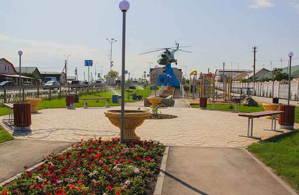 Памятник вертолет Ми-8Т