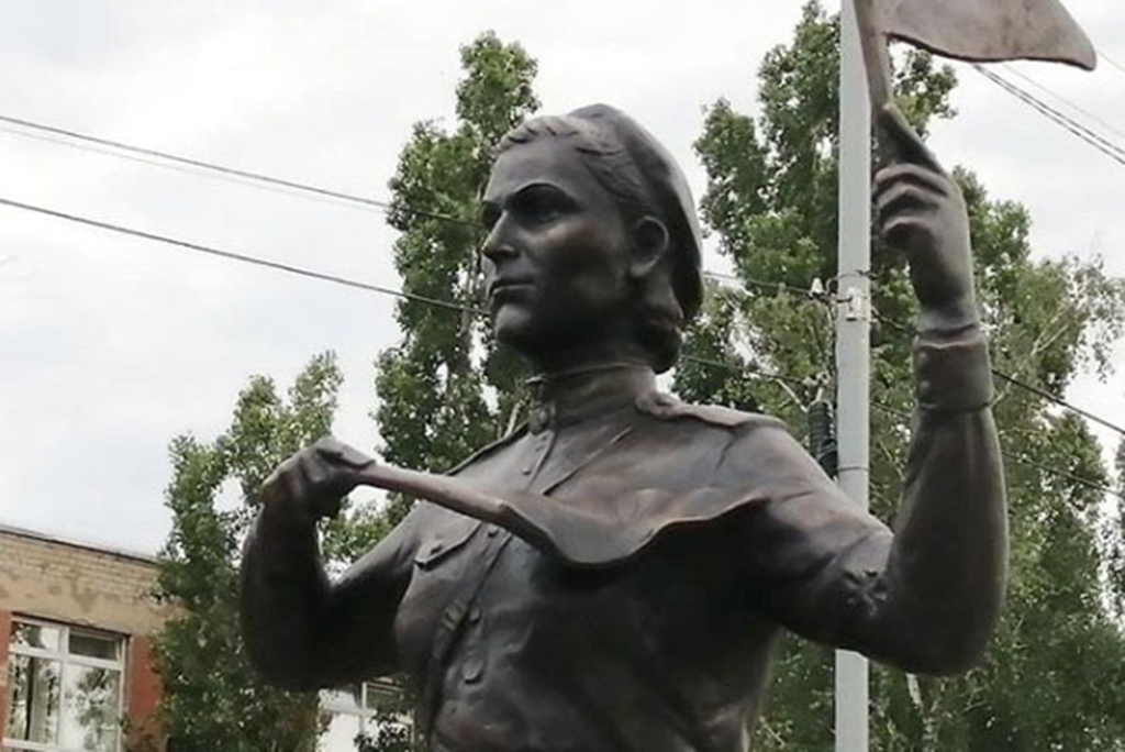 Памятник «Мадонна Победы»