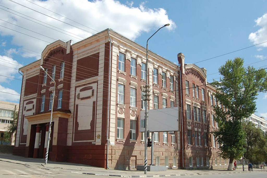 Здание Народного училища на Рогожина