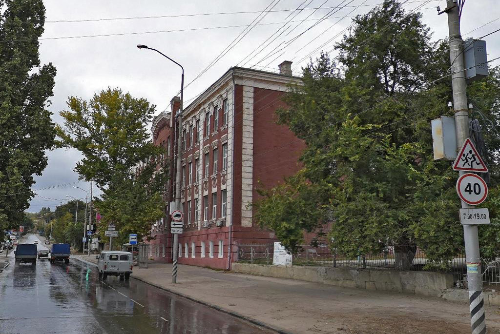 Здание Народного училища на Рогожина