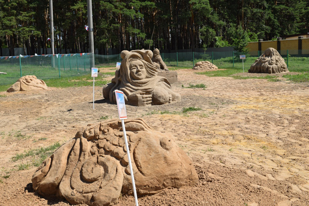 Выставка-конкурс песочных скульптур