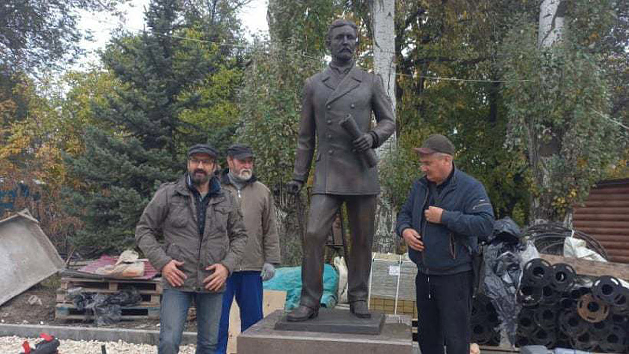Памятник городскому главе Федору Павлюкову