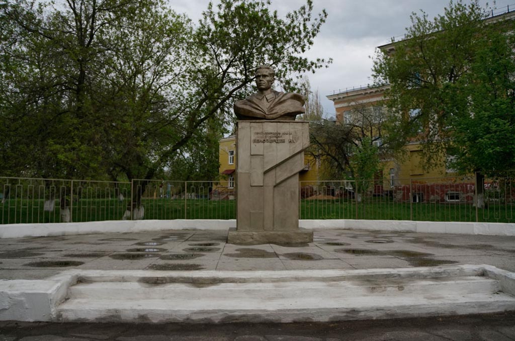 Памятник Герою Советского Союза Н.А. Белозерцеву