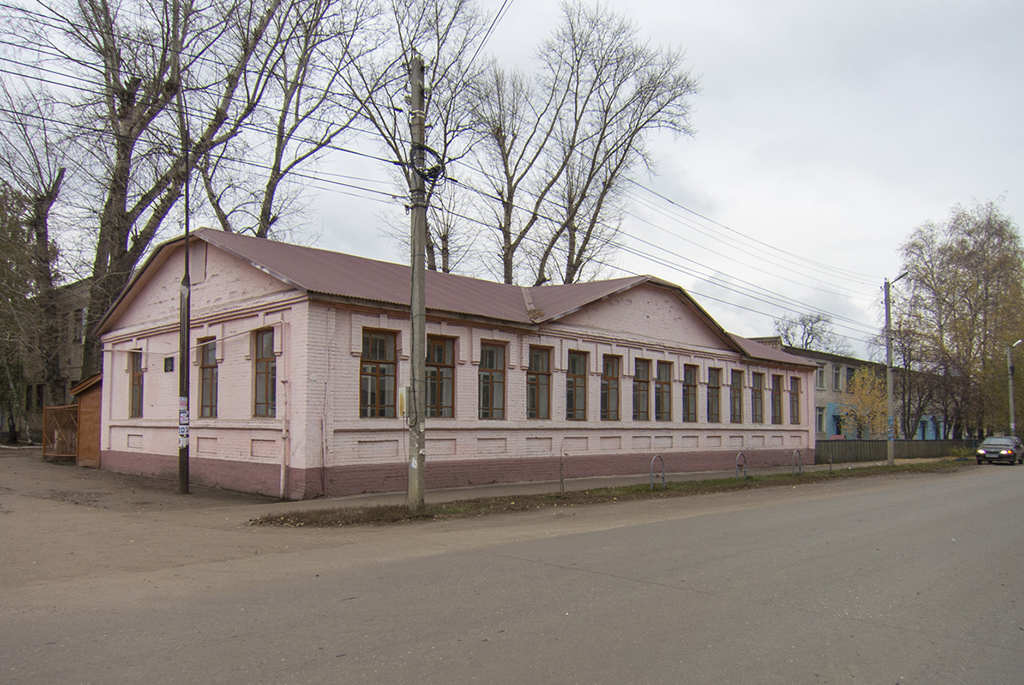 Здание, в котором учился герой Советского Союза Б.Т.Калинкин