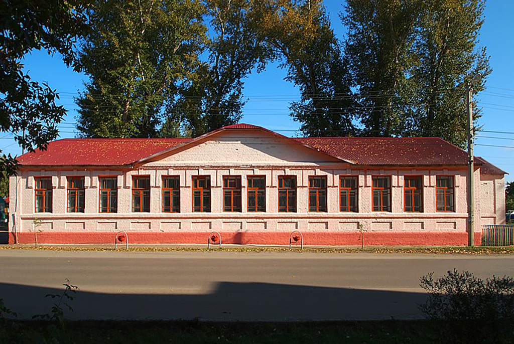 Здание, в котором учился герой Советского Союза Б.Т.Калинкин