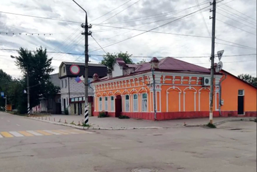 Бывшее здание купца Смирнова.
