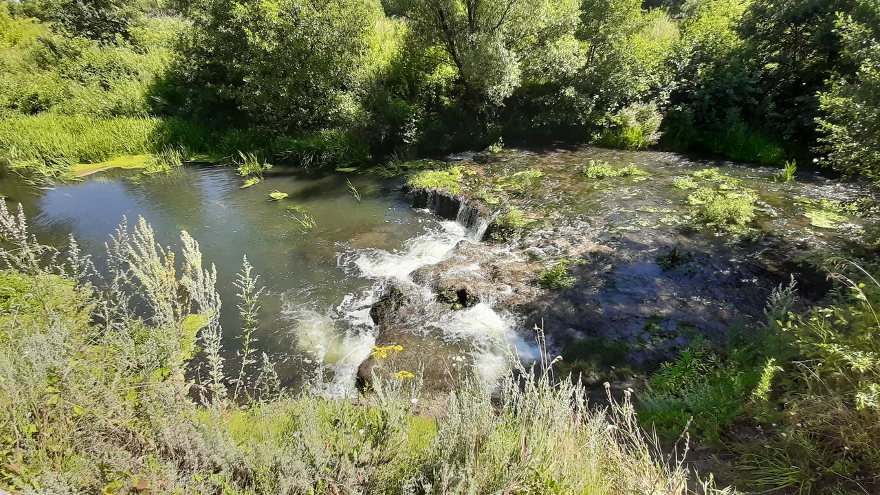 Водопад на реке Камзолка
