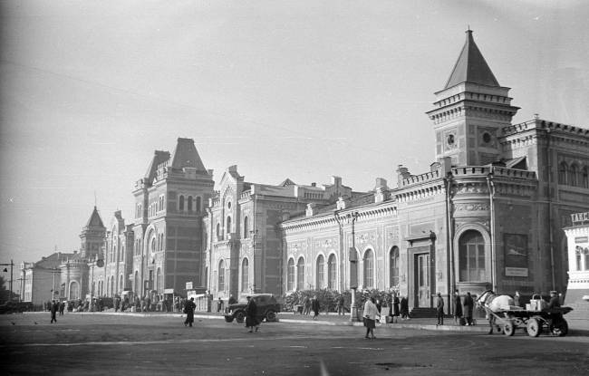 Железнодорожный вокзал Саратов-1