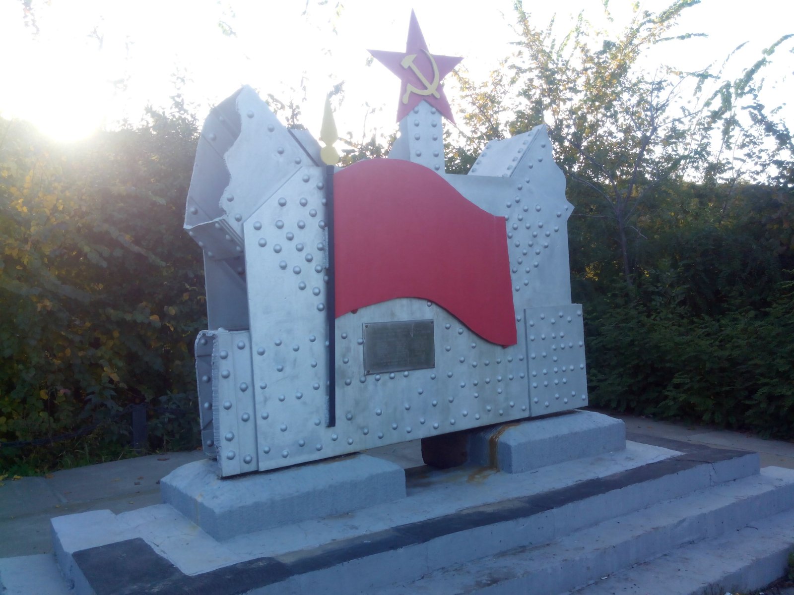 Памятник погибшим мостостроителям