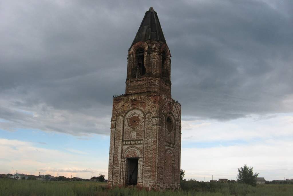 Церковная колокольня храма во имя святителя Николая Чудотворца